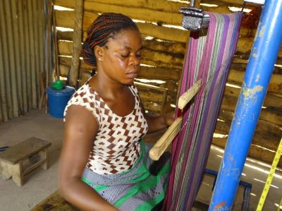 Charlotte-NABIYOULOUWA-tisserande-