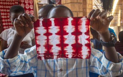 les enfants de l’ Association Trésors Universels au Club des Métiers d'Art et d'Artisanat du Togo _DSC_5175